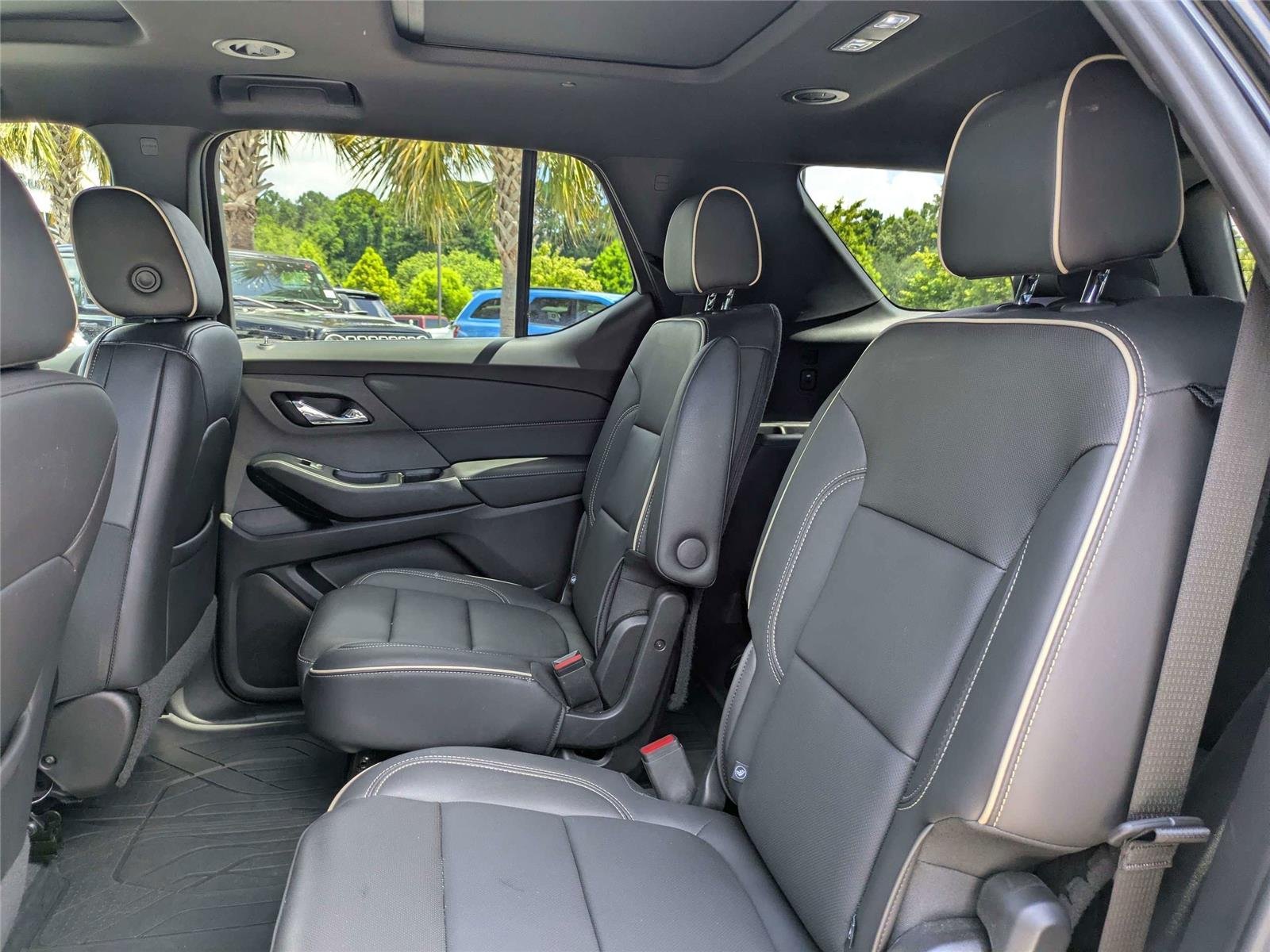 Used 2023 Mosaic Black Metallic Chevrolet Premier image 17
