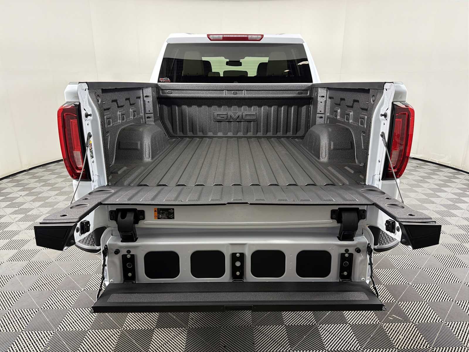 New 2026 Glacier White Tricoat GMC SLT image 16