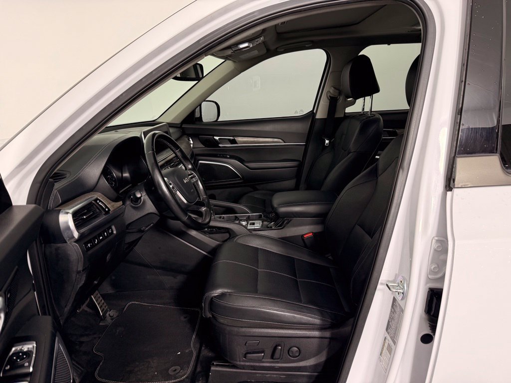 Used 2022 Glacial White Pearl Kia SX image 2