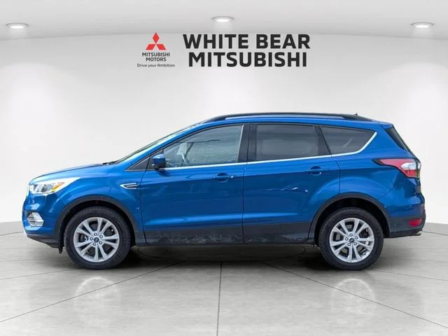 Used 2018 Lightning Blue Metallic Ford SE image 3