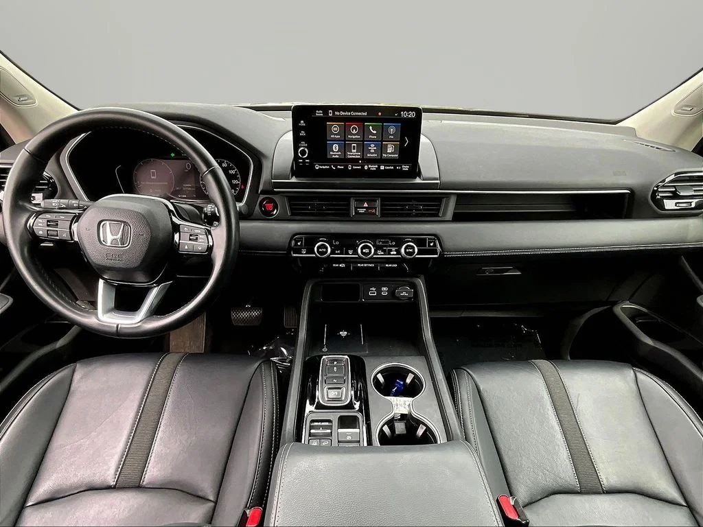 Used 2023 Modern Steel Metallic Honda Touring image 7