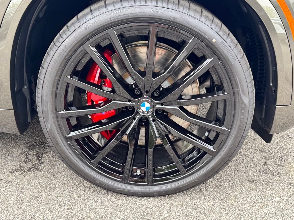 Used 2026 Green BMW M60i image 7