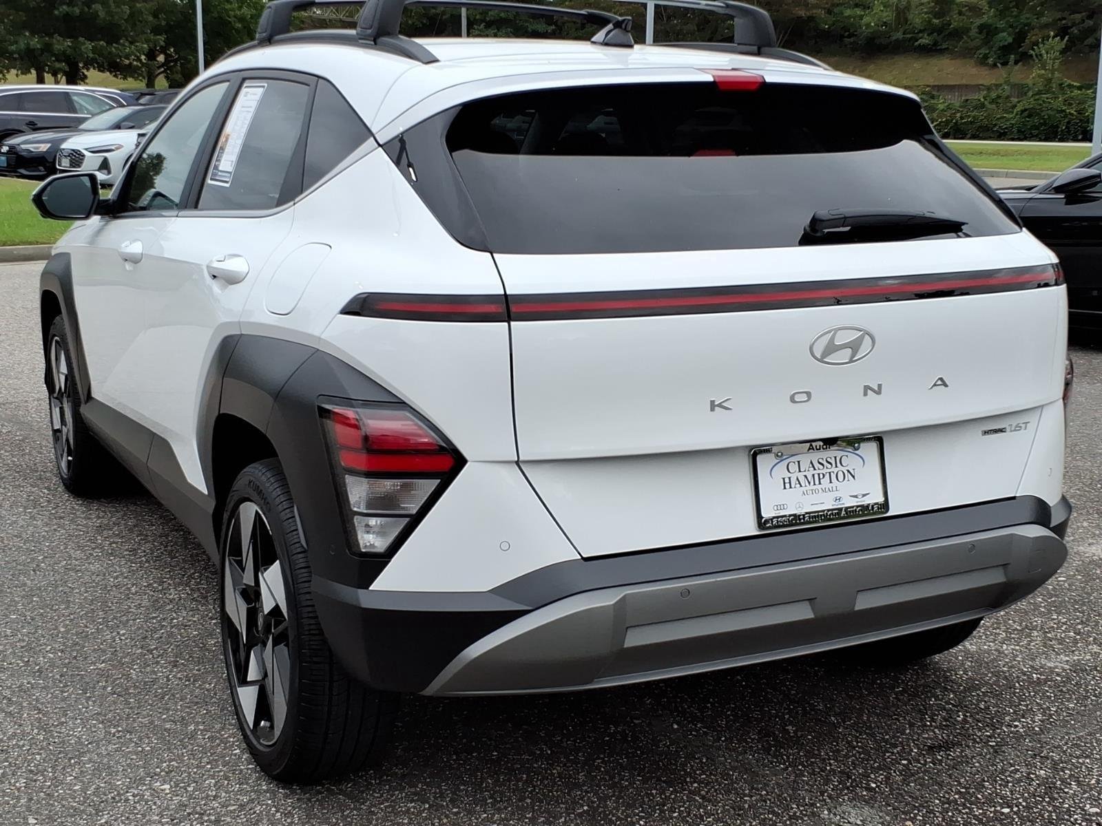 Used 2026 Atlas White Hyundai Limited image 10