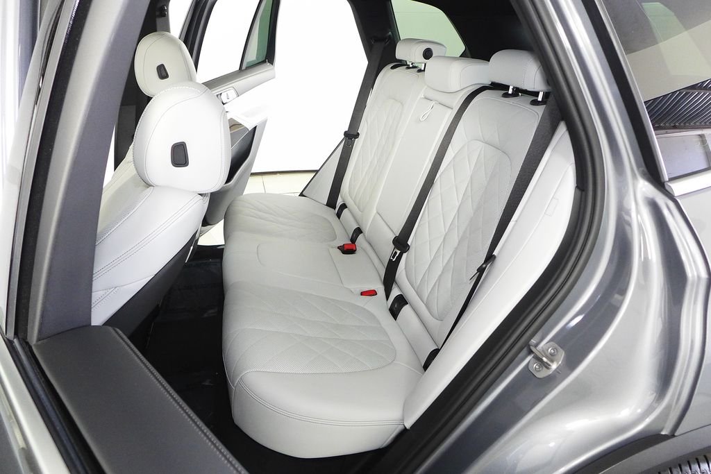 Used 2024 Skyscraper Gray Metallic BMW sDrive40i image 21