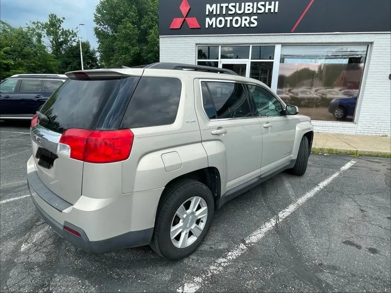 Used 2011 Gold GMC SLE-2 image 5