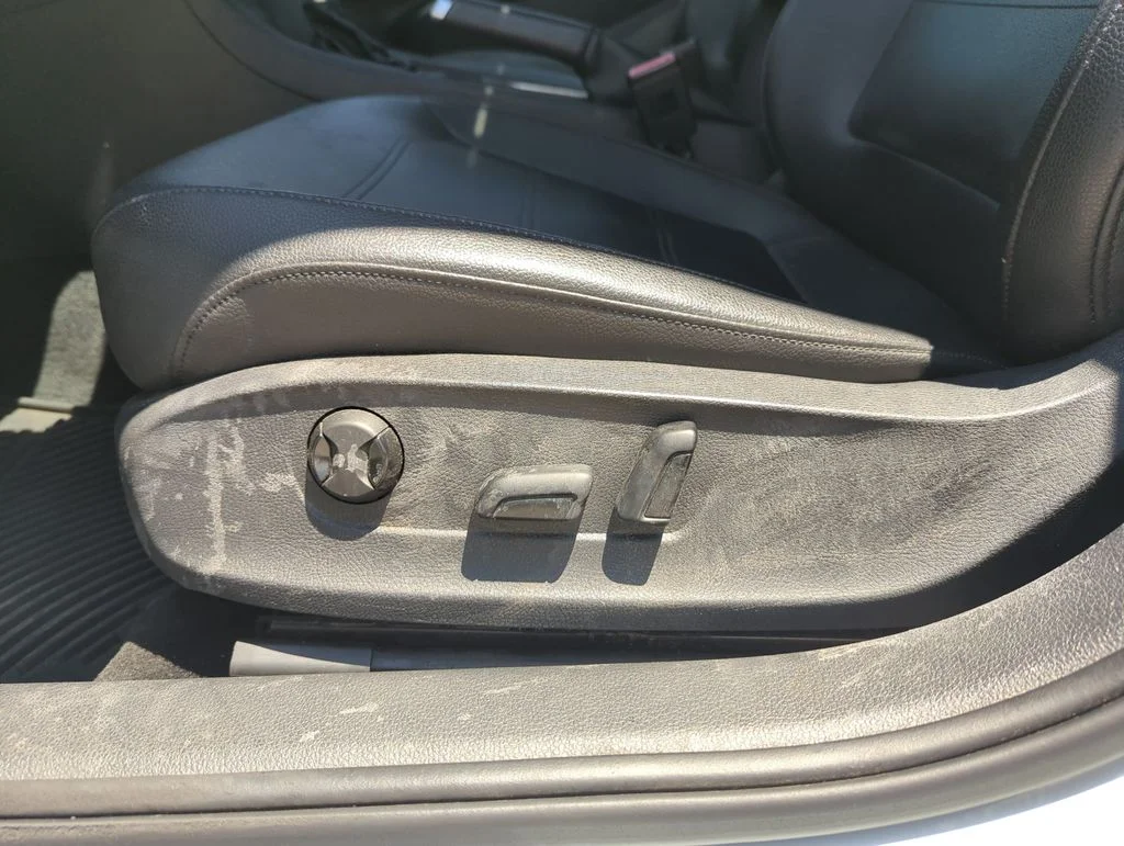 Used 2017 White Volkswagen 1.8T SE image 13