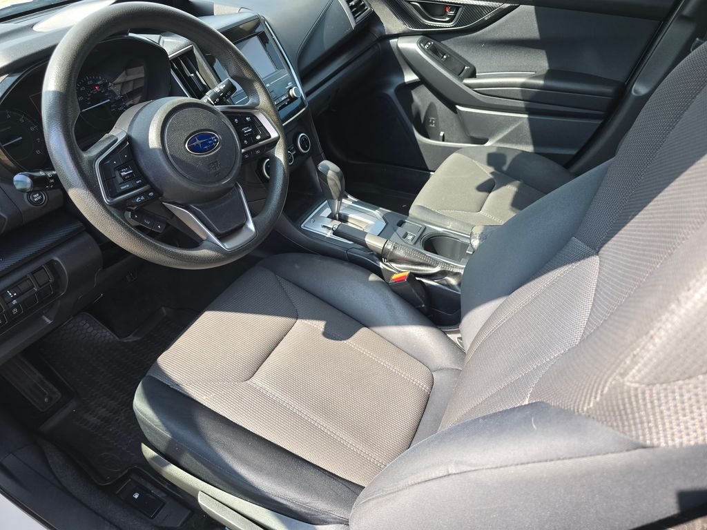 Used 2023 White Subaru Base image 18