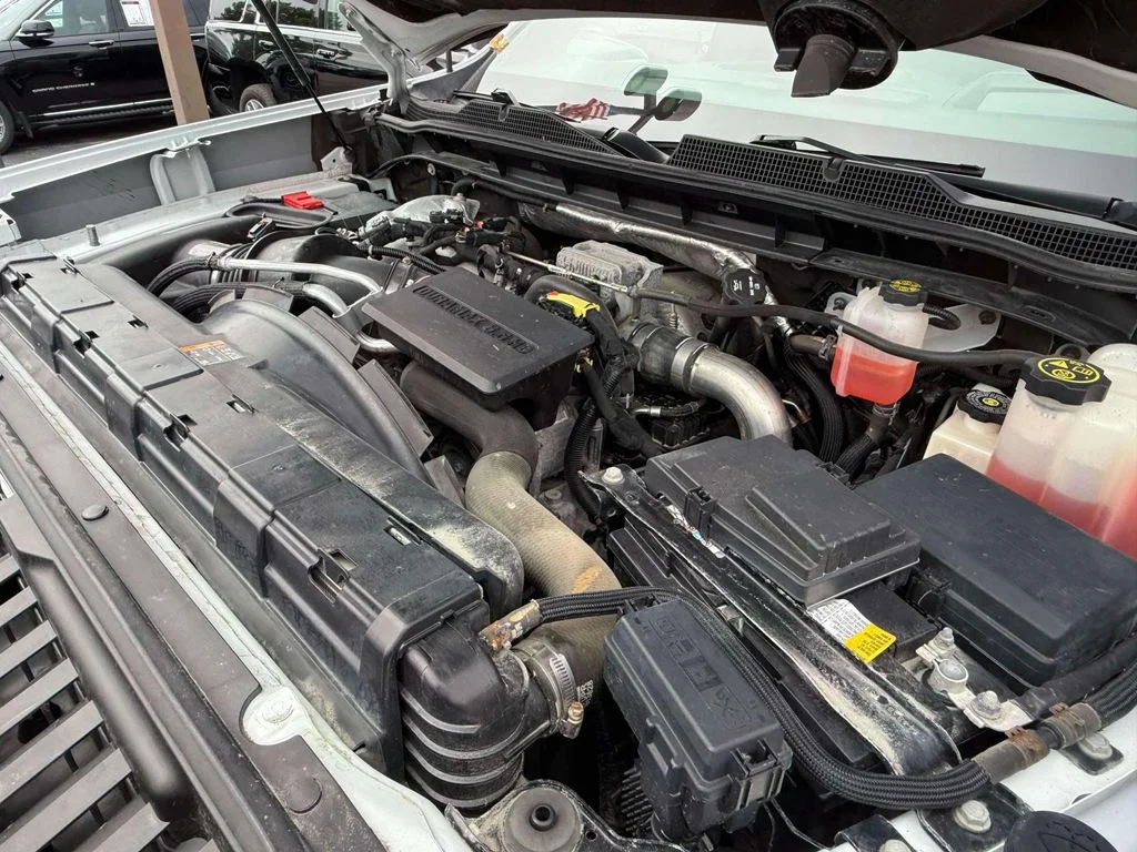 Used 2021 White Chevrolet High Country image 21