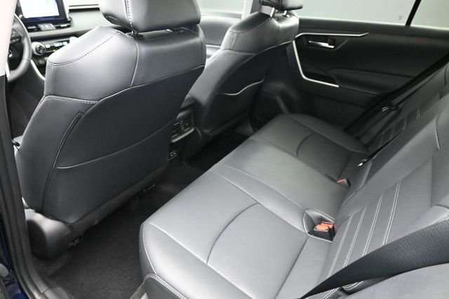 Used 2024  Toyota XLE Premium image 20