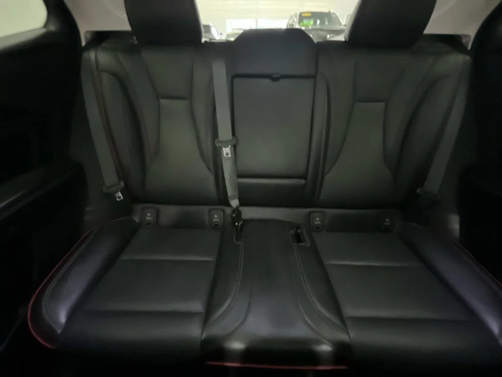 Used 2023 Summit White Buick Essence image 30