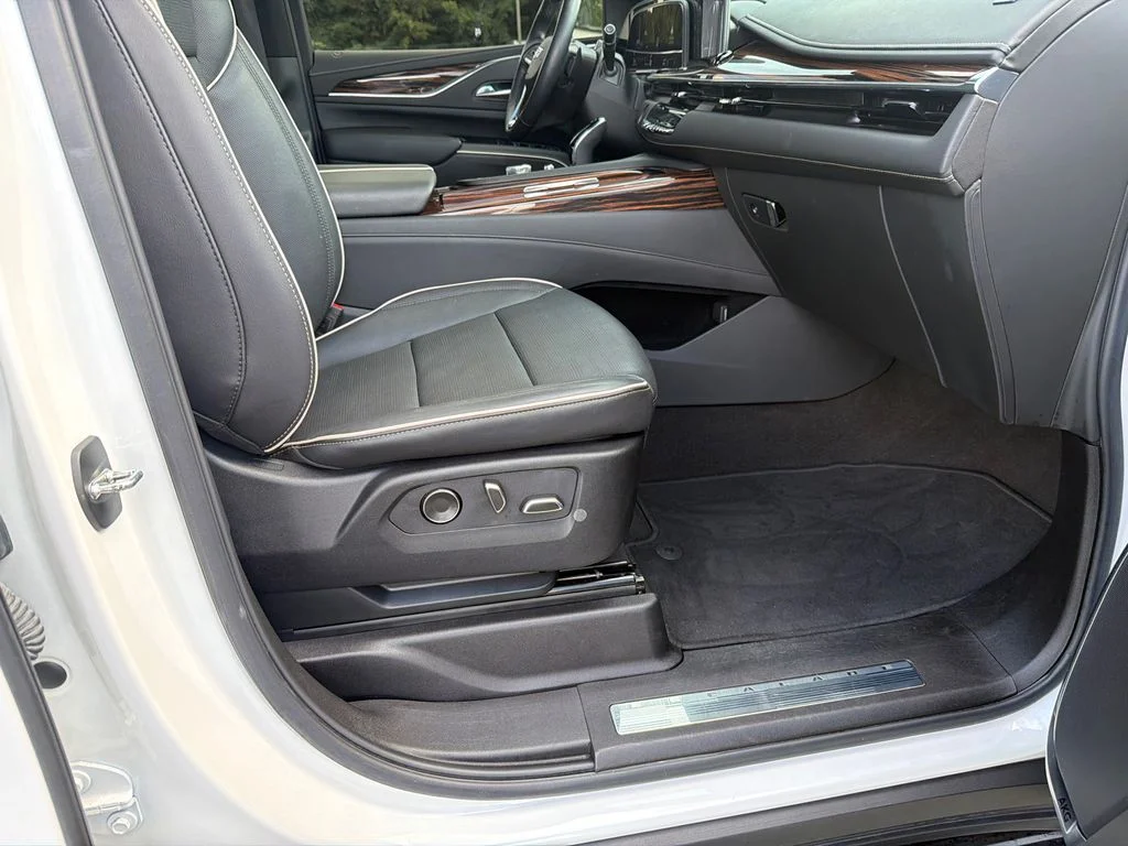 Used 2024 White Cadillac Premium Luxury image 13