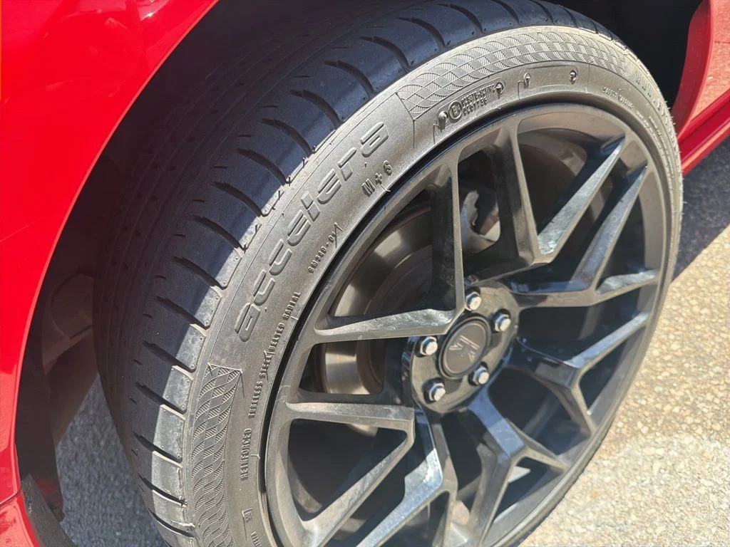 Used 2006 Red Ford GT Deluxe image 8