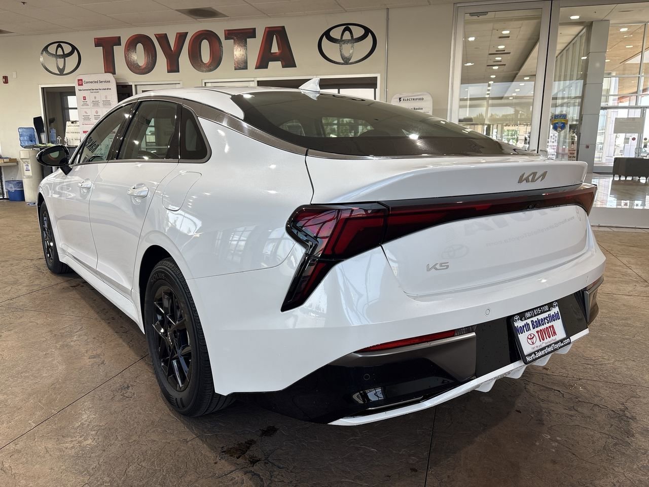 2025 Kia K5 LXS - Photo 8