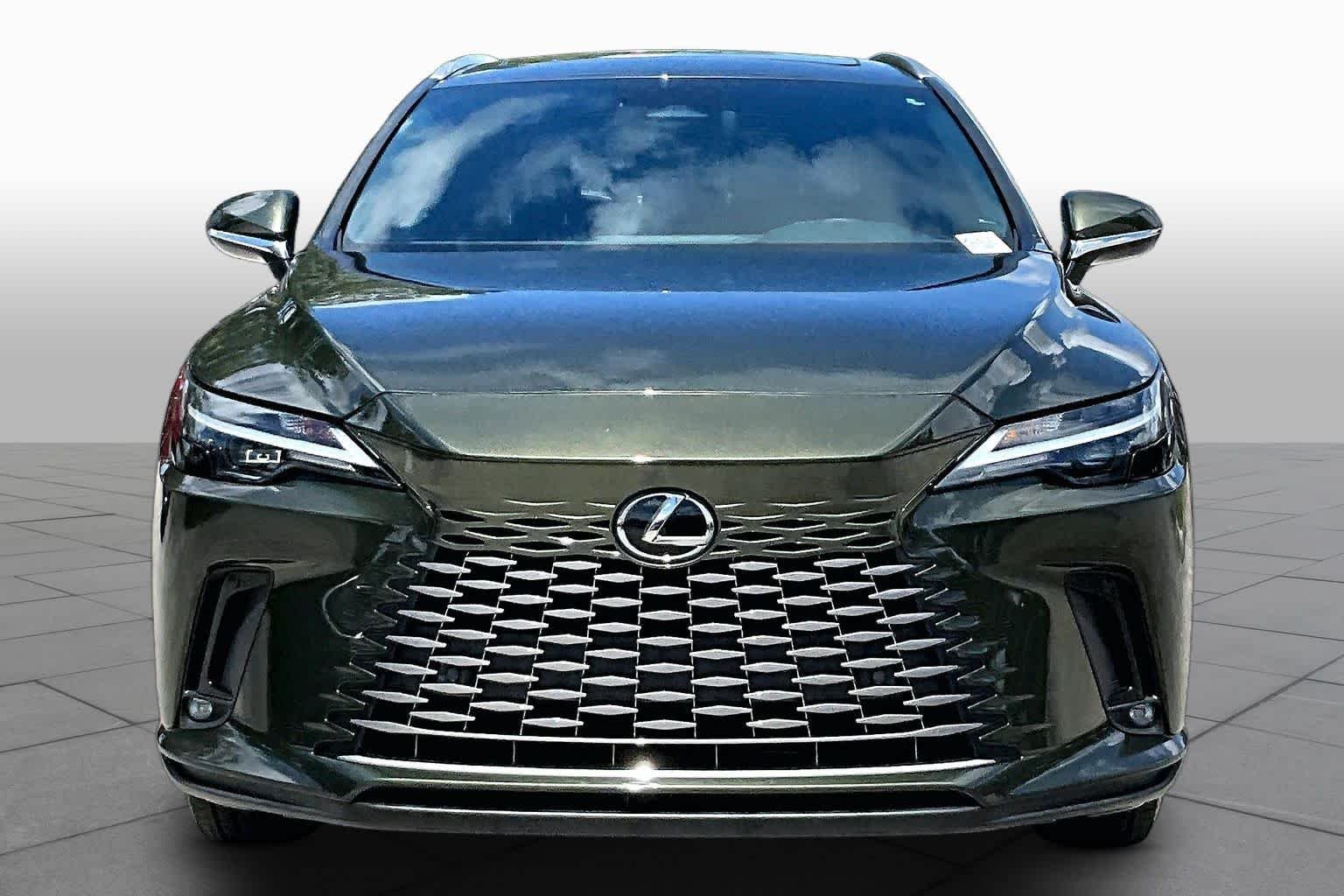 Used 2023 Nori Green Pearl Lexus Premium image 4