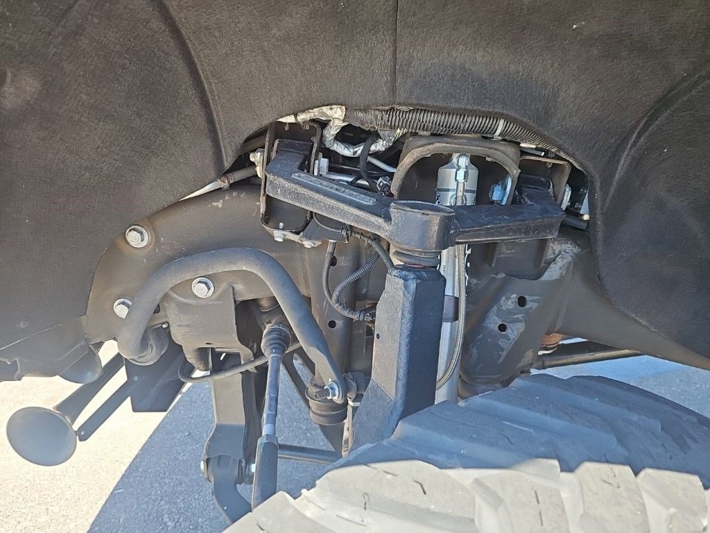 Used 2022 Onyx Black GMC AT4 image 37