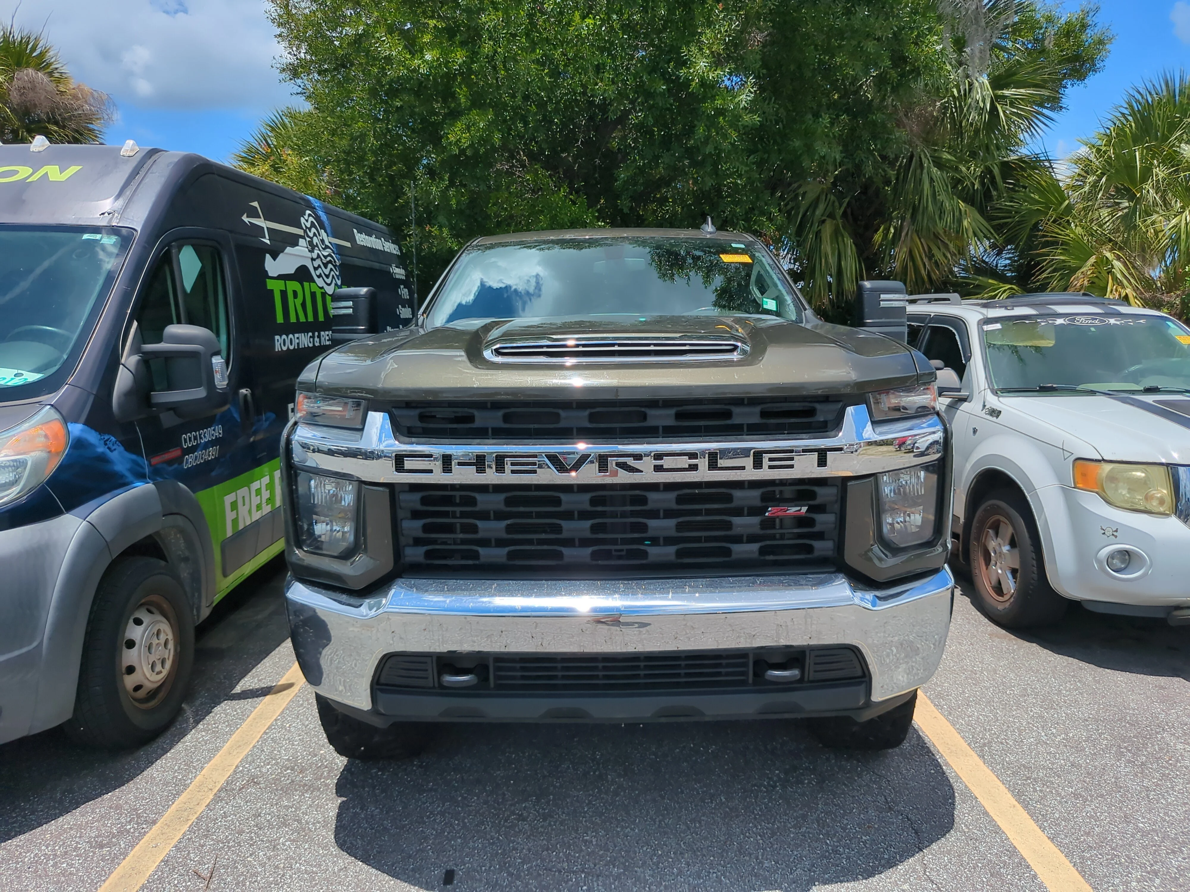 Used 2023 Greenstone Metallic Chevrolet LT image 2