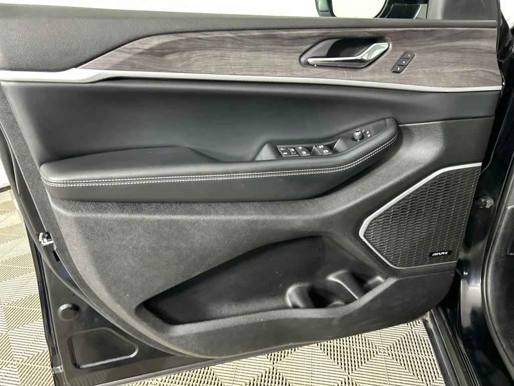 Used 2024 Black Jeep 4xe image 11