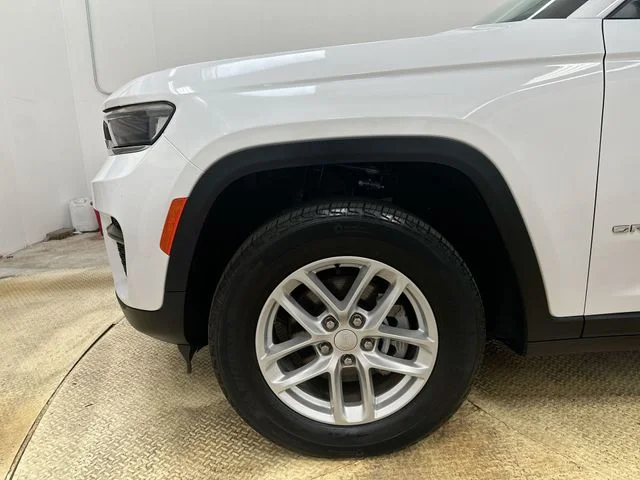 Used 2024 White Jeep Laredo X image 20