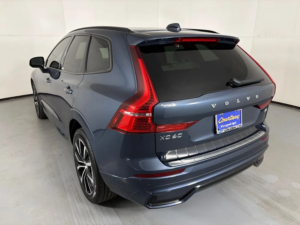 Used 2023 Denim Blue Metallic Volvo Plus image 6