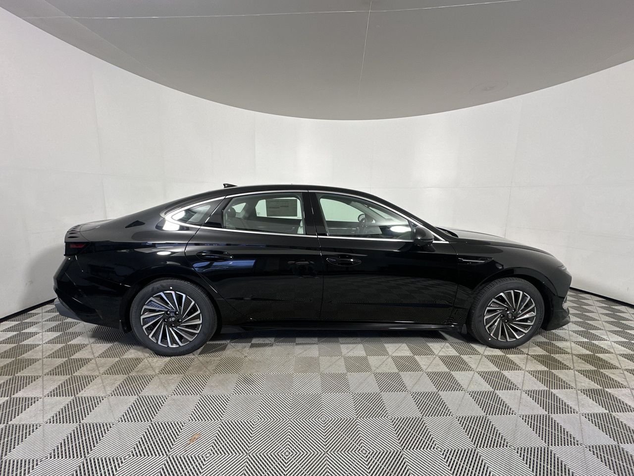 2025 Hyundai Sonata Hybrid Limited - Photo 8