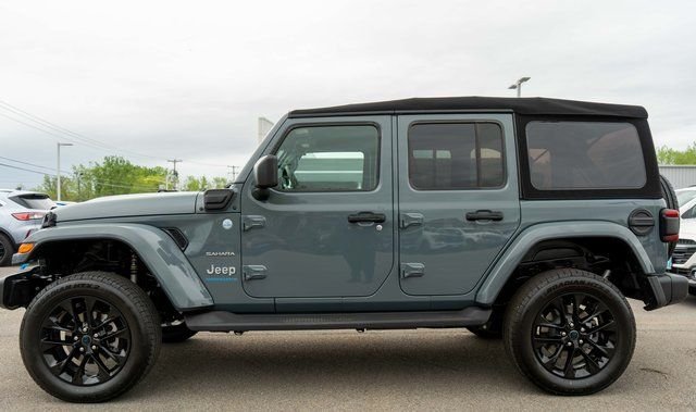 Used 2024 Gray Jeep Sahara 4xe image 9