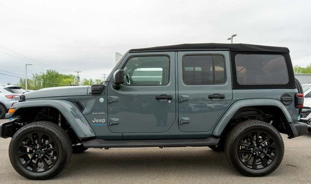 Used 2024 Gray Jeep Sahara 4xe image 9