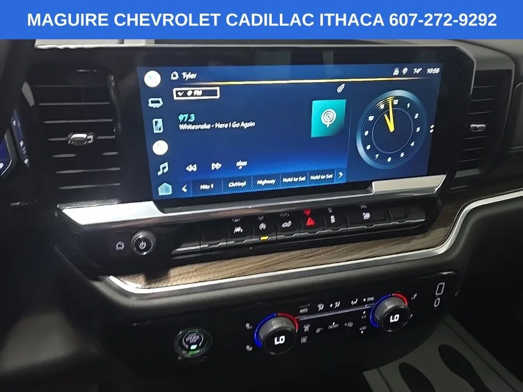 Used 2022 White Chevrolet LT image 24