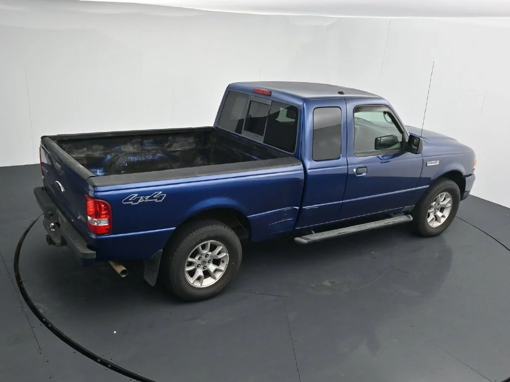 Used 2011 Blue Ford XLT image 15