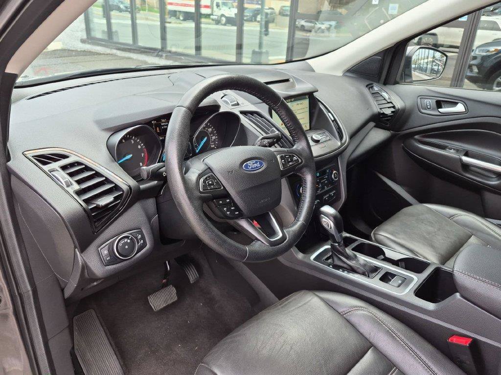 Used 2018 Gray Ford SEL image 12