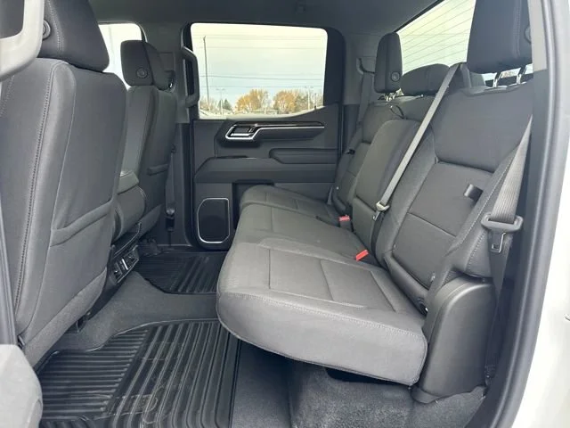New 2026 Summit White GMC Elevation image 29
