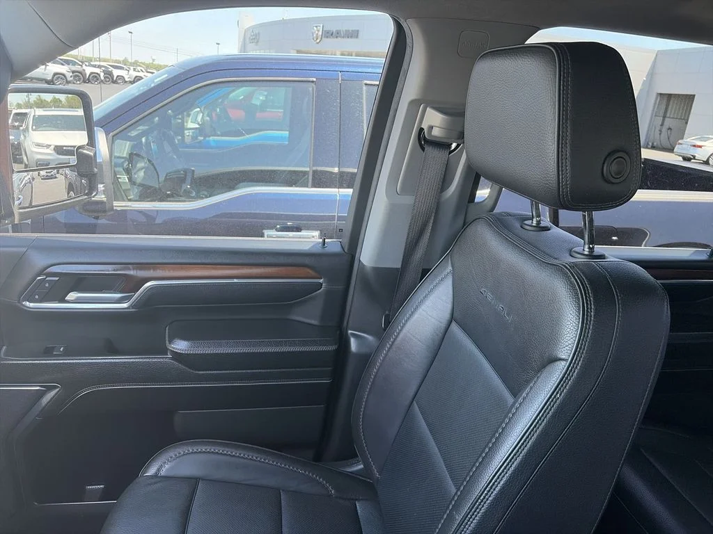 Used 2024 Silver GMC Denali image 24
