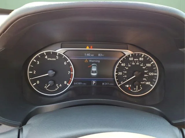 Used 2022 White Nissan 2.5 SR image 22