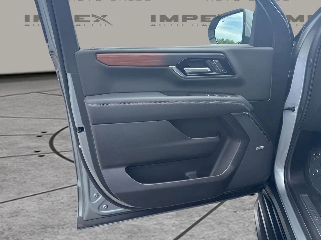 Used 2025 Silver GMC Denali image 26