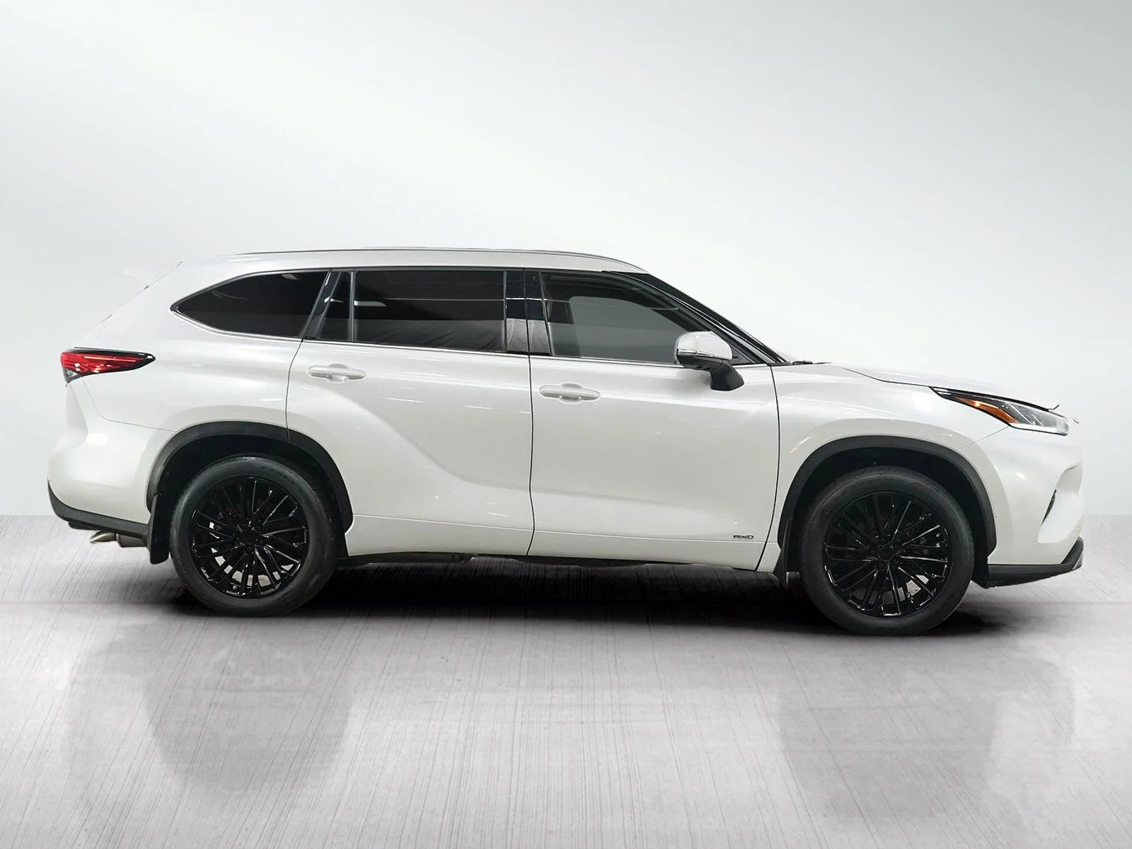 Used 2023  Toyota Hybrid Platinum image 6