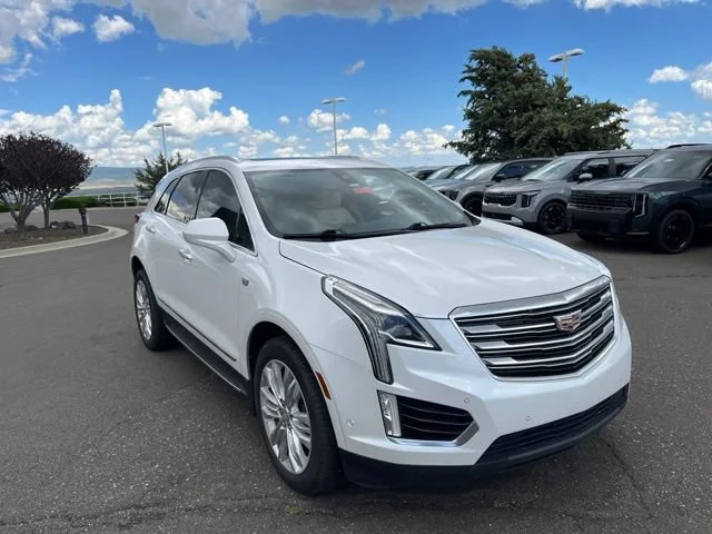 Used 2019 Crystal White Tricoat Cadillac Premium Luxury AWD image 4