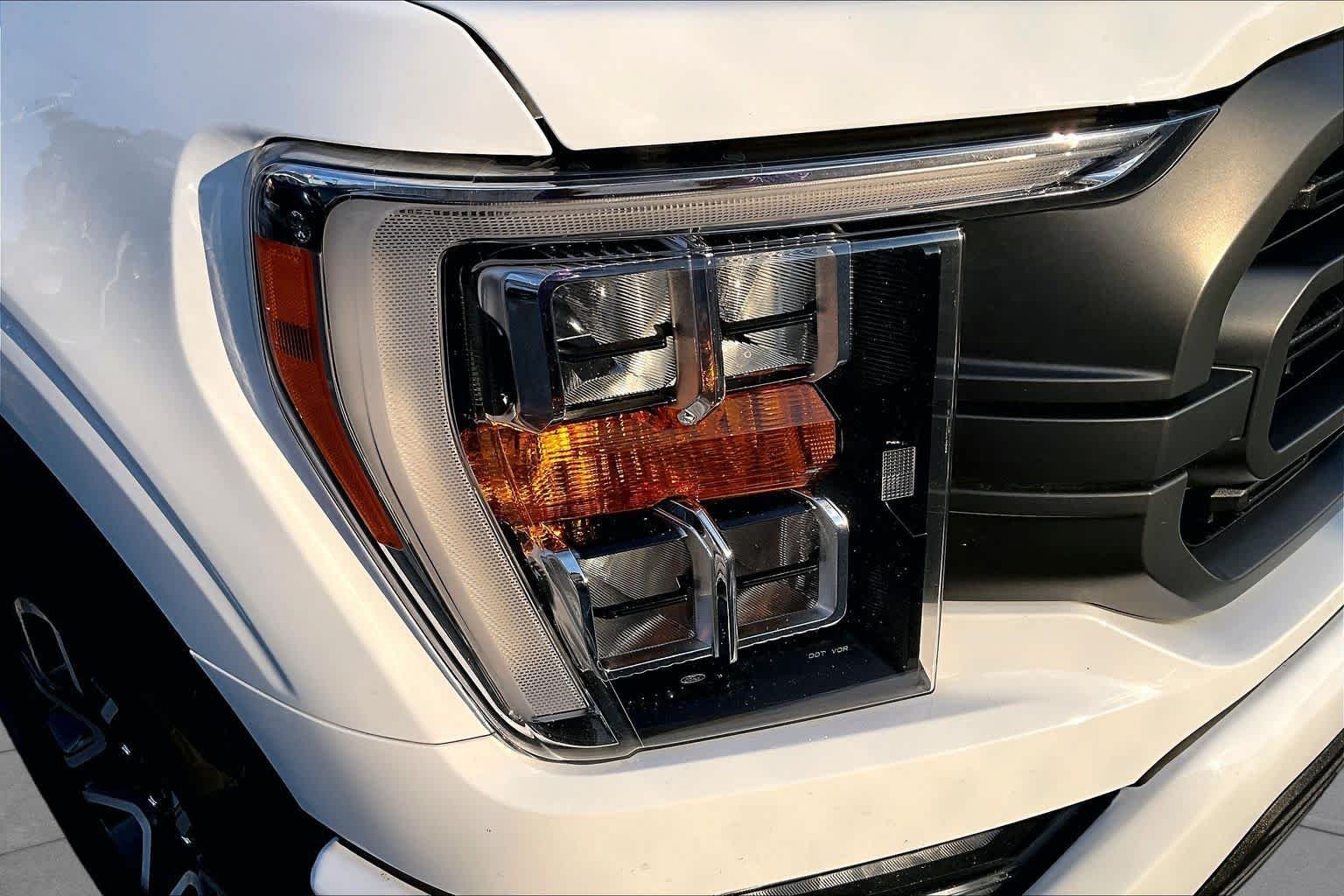 Used 2023 Oxford White Ford XLT image 27