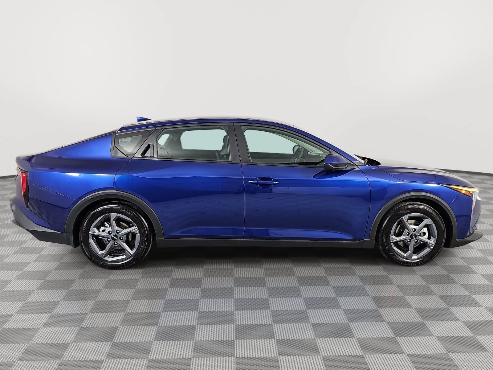 Used 2026 Blue Kia LXS image 9