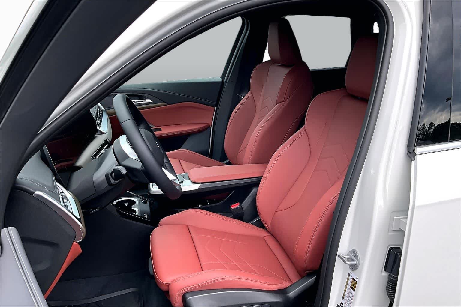 New 2026 Alpine White BMW xDrive28i image 9