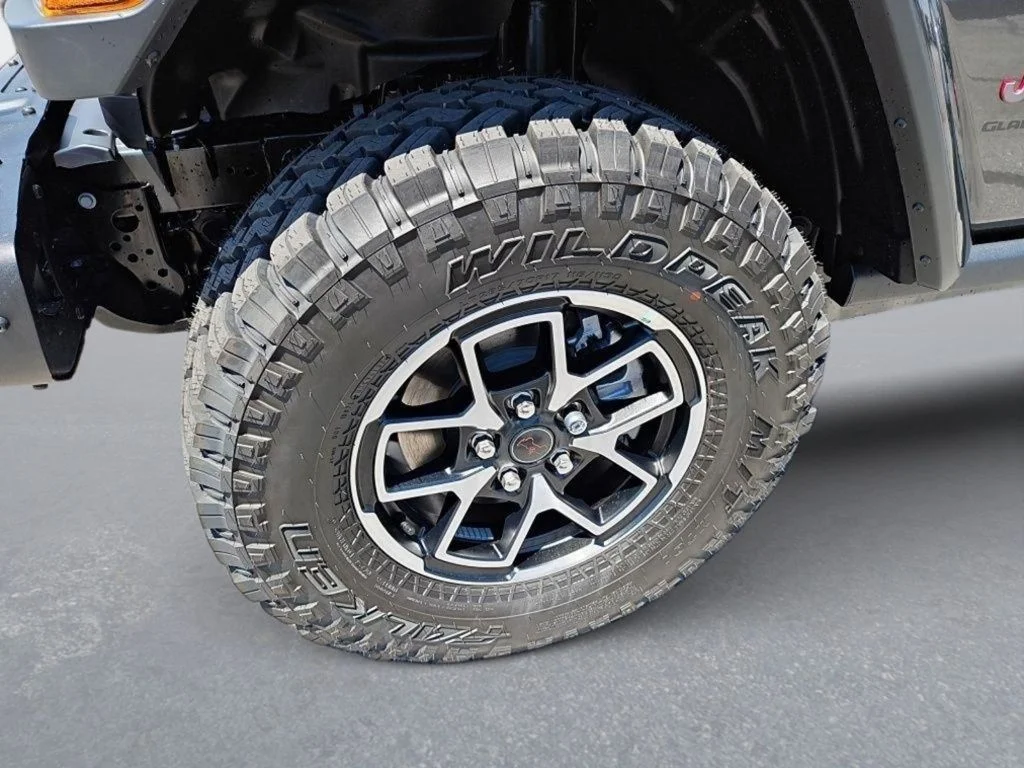 New 2026 Granite Crystal Metallic Clear-Coat Exterior Paint Jeep Rubicon X image 9