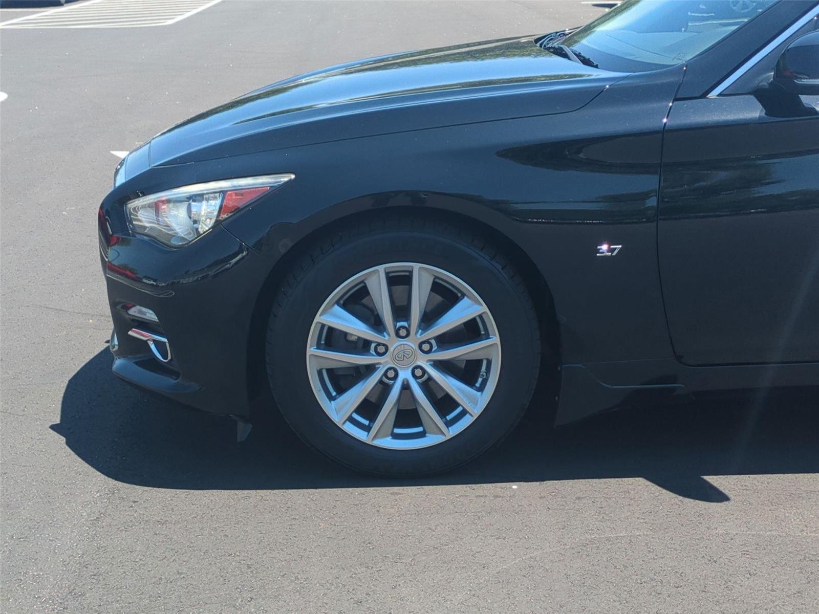 Used 2014 Black Obsidian INFINITI Premium image 21
