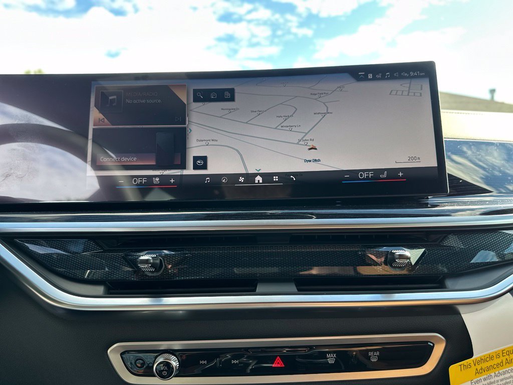 New 2027 Manhattan Green Metallic BMW xDrive40i image 37