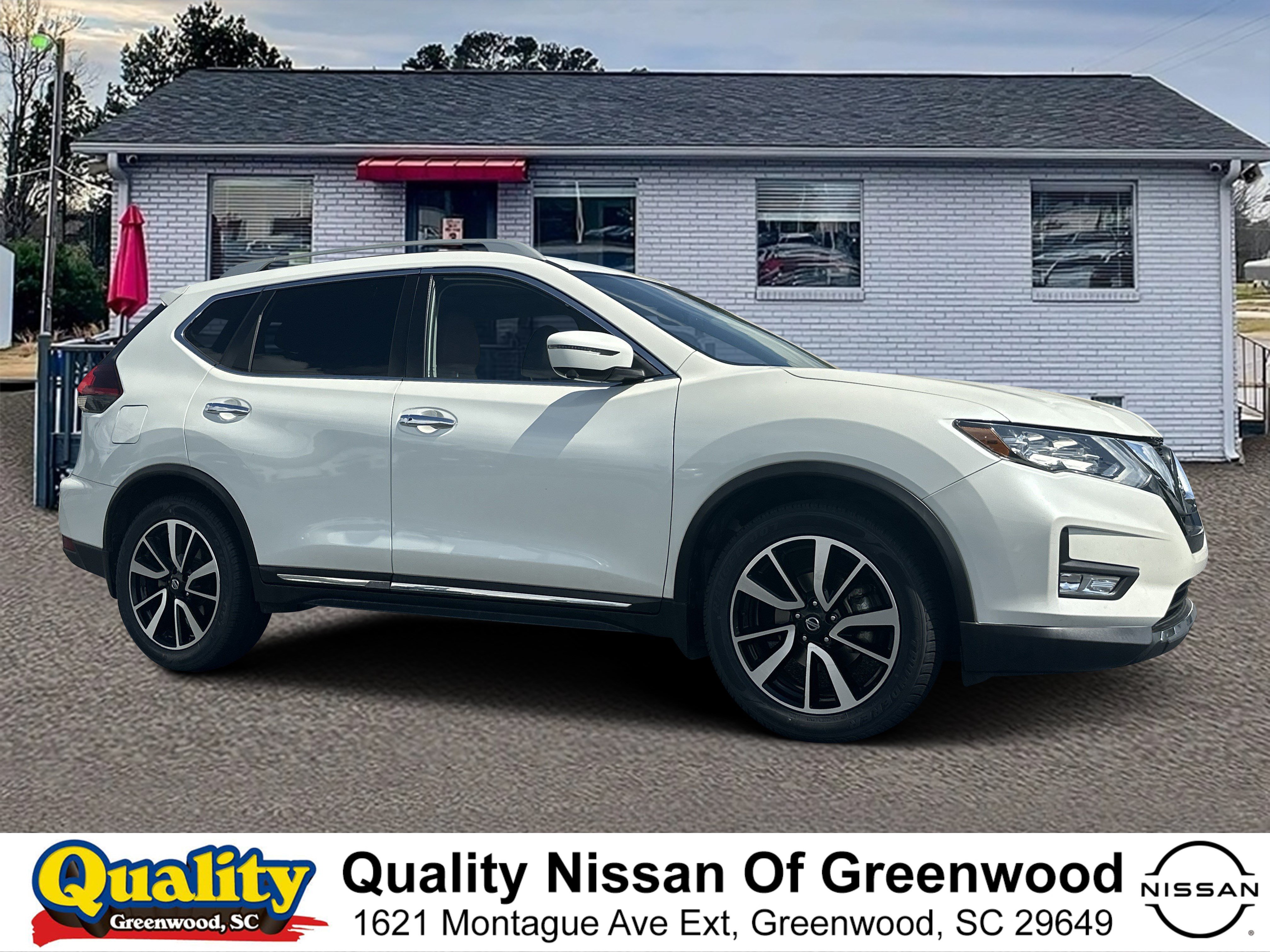 Used 2019 Pearl White Tricoat Nissan SL image 1