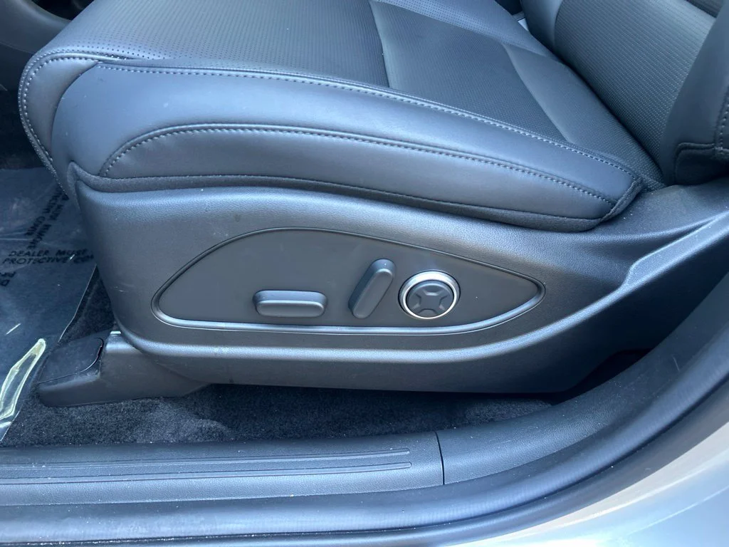 Used 2026 Silver Hyundai SEL Premium image 17