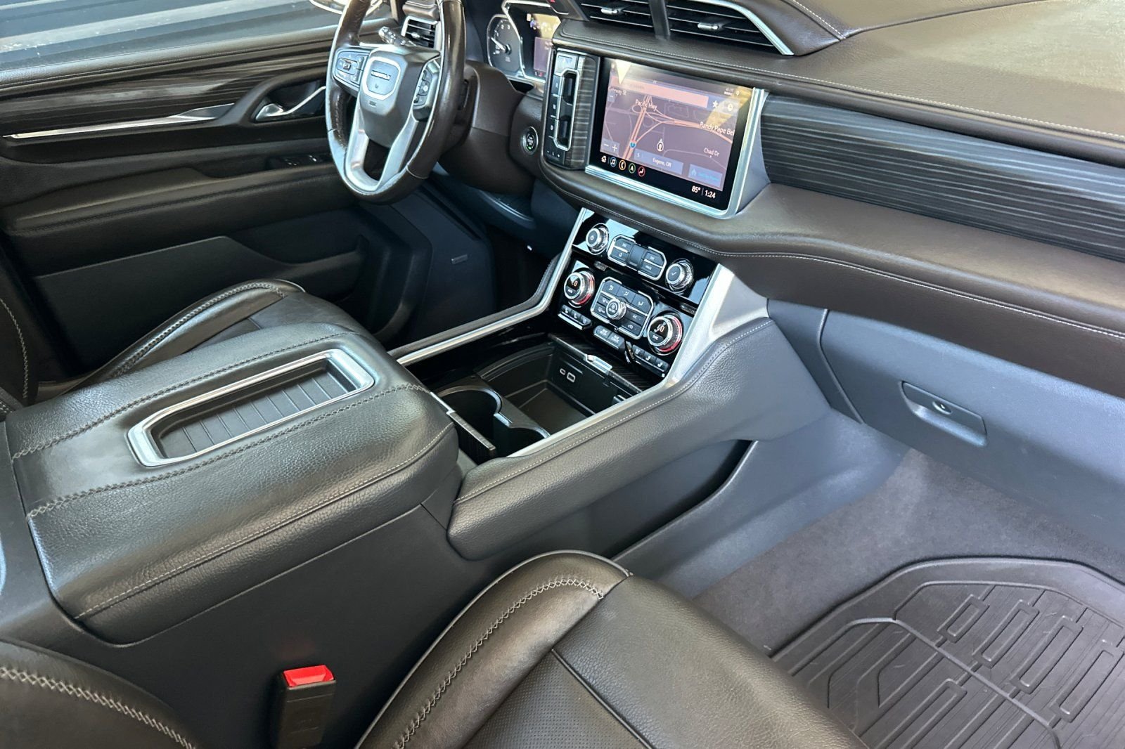 2021 GMC Yukon Denali - Photo 18