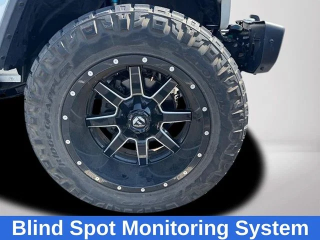 Used 2018 White Jeep Unlimited Rubicon image 2