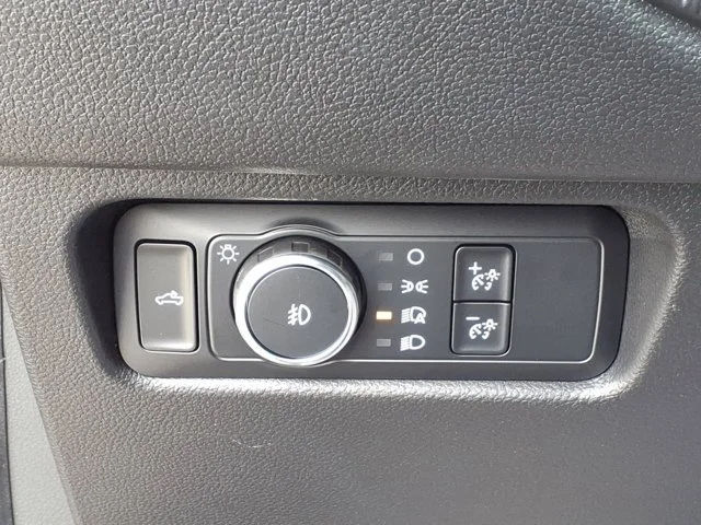 New 2026 Marsh Gray Ford XLT image 37