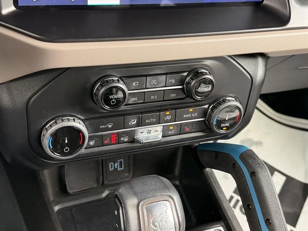 Used 2022 Red Ford Wildtrak image 26