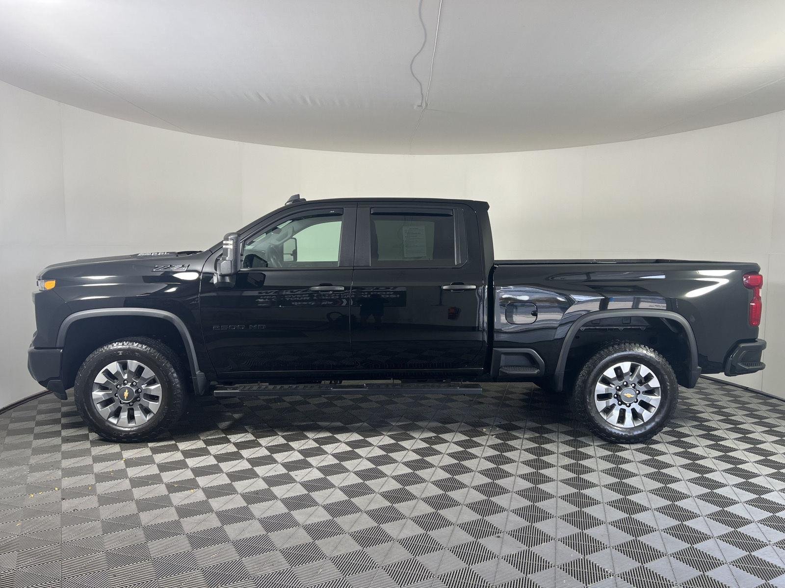 Used 2024 Black Chevrolet Custom image 23