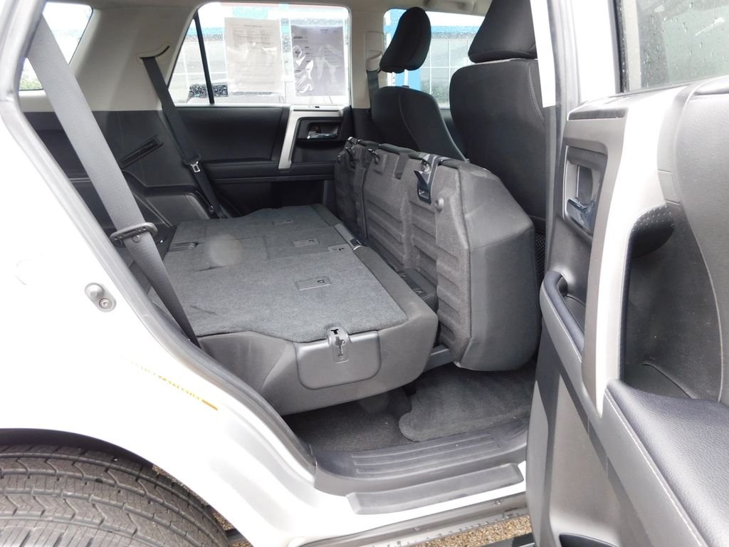 Used 2020 Classic Silver Metallic Toyota SR5 image 20