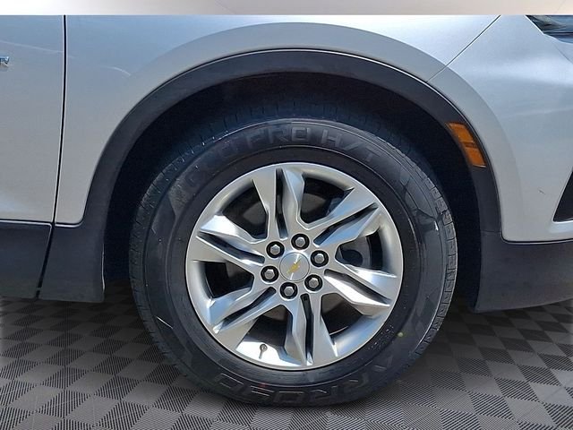 Used 2019 Silver Chevrolet Base image 9